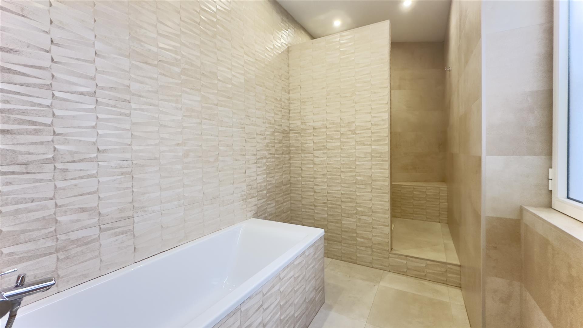 Image of House - 3 Bedrooms - 1 Bathrooms for Sale in South District-Gibraltar, Image 11